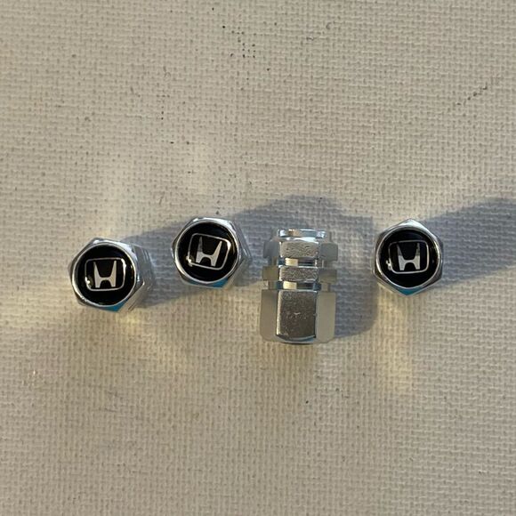Honda Logo valve Stem caps in Silver set of 4 NWT - Picture 1 of 5
